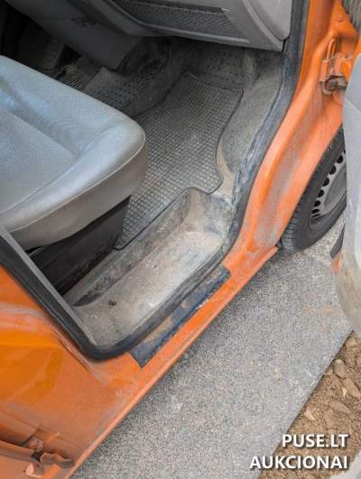 Krovininis automobilis VW T5 Doka 2016 m. (Antrosios kategorijos) aukcionas, pradinė kaina 7650 EUR