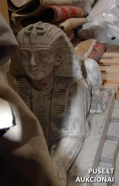 Unikali akmeninė sfinkso skulptūra Klaipėdoje, pradinė kaina 626 EUR, muitinės aukcionas