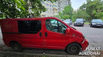 Krovininis automobilis RENAULT TRAFIC Vilniuje, pradinė kaina 640 EUR, parduodamas iš varžytinių