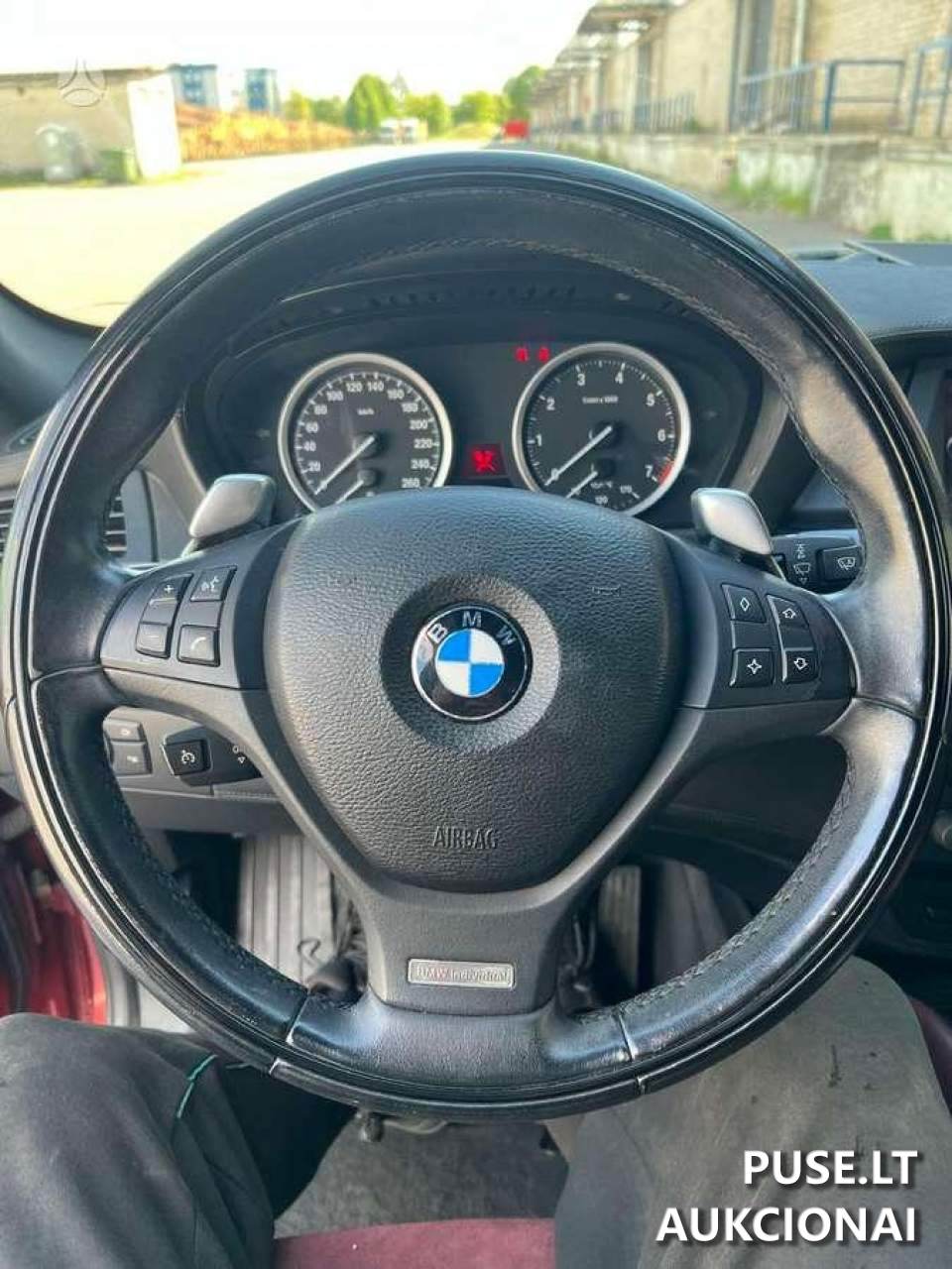 BMW X6 xDrive50i Keleivinis automobilis 12