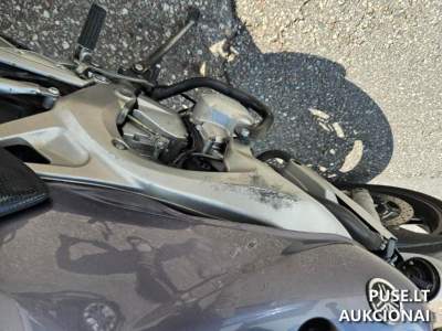 Parduodamas naudotas Yamaha FZ6-N motociklas 2007 m. pradinė kaina 1610 EUR