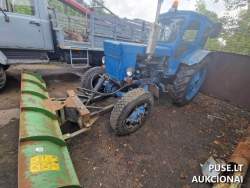Nenurodyta - Traktorius T40 AM ir sniego valytuvas