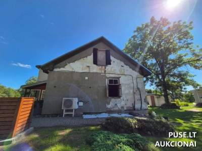 Parduodama 18/100 dalis gyvenamojo namo Vilniaus r. sav., Vyžulionių vs. 5, pradinė kaina 5700 EUR