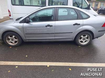 Keleivinis automobilis Ford Focus 2005 m. su defektais Vilniuje, pradinė kaina 550 EUR