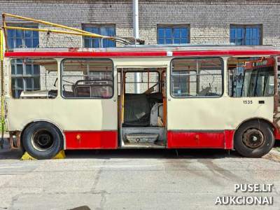 Transporto priemonė Škoda 14 TR 02 parduodama aukcione Vilniuje, pradinė kaina 1824 EUR