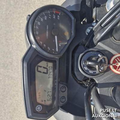 Parduodamas 2014 m. Yamaha XJ6 motociklas, pradinė kaina 2205 EUR, motociklo pardavimas aukcione