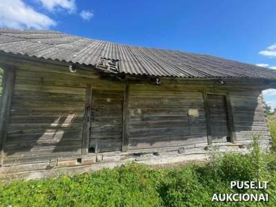 Pusė Klėties pastato Panevėžio rajone, Spirakiuose, pradinė kaina 440 EUR