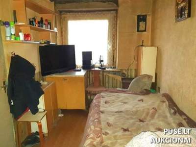 Butas Kėsų kaime, Telšių rajone, 42 kv.m. su sodybos elementais, pradinė kaina 585 EUR