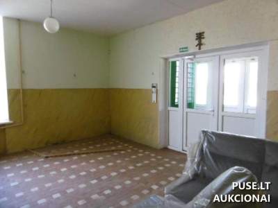 Mokyklos pastato dalis Kelmės rajone, Johampolio kaime, pradinė 6201 EUR kaina - dalinė nuosavybė