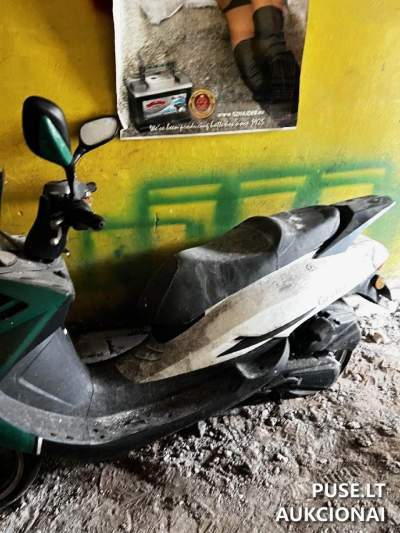 Motoroleris Mosca Grande 149.6 cm3 100 EUR pradinė kaina Kaune, aukcionas 2025-10-09