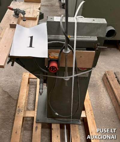 Aukcionas: Kaltavimo staklės, pradinė kaina 19650 EUR, parduodamos UAB "Medienos komponentai" bankroto sąlygomis