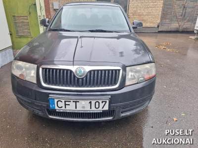 Parduodama Škoda Superb 2006 m. benzininė automobilis su defektais Vilniuje pradinė kaina 455 EUR