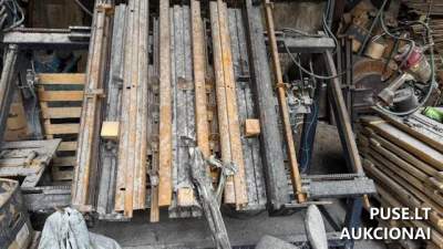 Padėklų kalimo stalas Plungėje – pradinė kaina 2400 EUR | Mašinos ir įrengimai