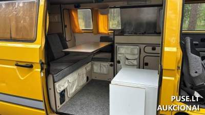 VW Transporter (1984), Kaune – dyzelinis istorinis keleivinis automobilis, pradinė kaina 13 552 EUR