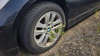 BMW 320D Kaune (Technikos g. 18) – areštuotas universalas, pradinė kaina 2000 EUR