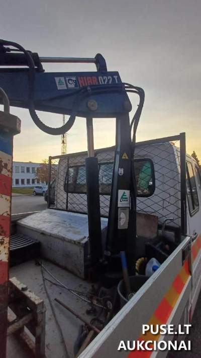 Klaipėdoje krovininis automobilis MB Sprinter 313 su manipuliatoriumi – pradinė kaina 5 000 EUR