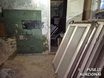 Šiaulių rajone, Taikos g. 25 - kultūros namai su gyvenamuoju 37 m², pradinė kaina 1120 EUR