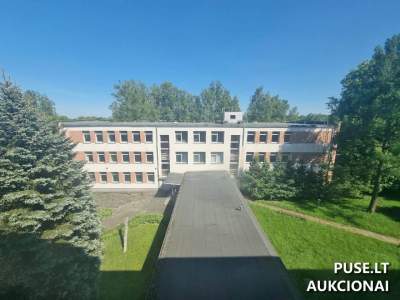 Parduodama mokykla Merkinėje (Vilniaus g. 54) – pradinė kaina 240 000 €