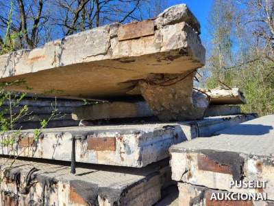 Gelžbetoninės plokštės Kaune (Oro uosto g. 4) – apie 400 vnt., pradinė kaina 9 000 EUR