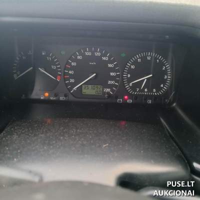 VW Caravelle (1998) pardavimas aukcione Panevėžyje - pradinė kaina 340 EUR