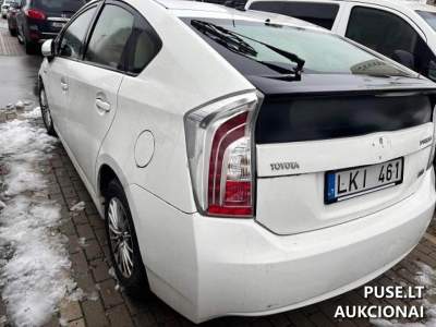 Toyota Prius 2012 m. keleivinio automobilio aukcionas pradedant nuo 1420 EUR