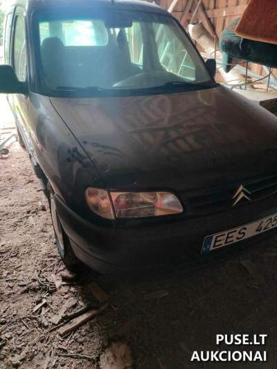Parduodamas nevažiuojantis automobilis Citroen Berlingo 2000 m. Pakruojo rajone už 250 EUR