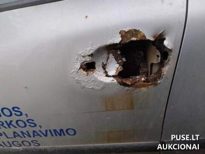 Parduodamas lengvasis automobilis SKODA YETI 4x4 pradinė kaina 300 EUR