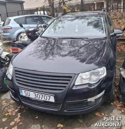 Transporto priemonių aukcionas Panevėžyje: Renault Trafic ir VW Passat nuo 2501 EUR