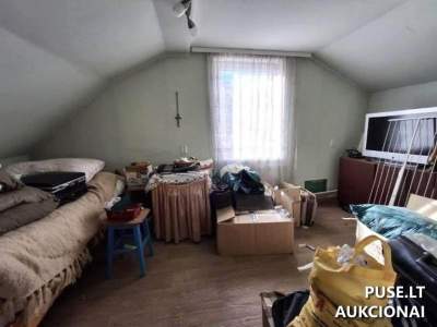 Dalinis gyvenamasis namas Tauragėje, T. Ivanausko g. 11, pradinė kaina 12600 EUR