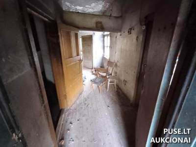 Butas ir ūkiniai pastatai Šiaulių r. Šakynos miestelyje, Šiaulių g. 46-3, pradinė kaina 1400 EUR