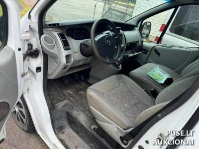Keleivinis automobilis Opel Vivaro 2003m parduodamas aukcione - pradinė kaina 1000 EUR Šiauliuose