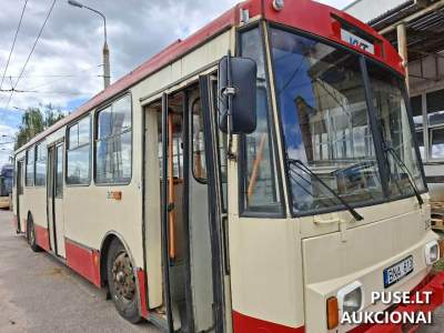 Transporto priemonių partijos pardavimas Vilniuje: 6 vnt. ŠKODA 14 TR aukcionas nuo 12690 EUR