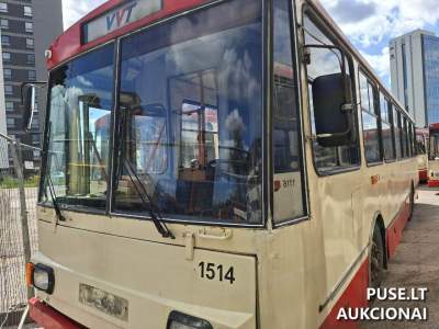 6 vienetai Škoda 14 TRM/TR transporto priemonių viešame aukcione Vilniuje, pradinė kaina 12703 EUR