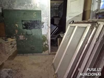 Kultūros namų dalis su 37.35 kv.m gyvenamu plotu Šiaulių rajone, Pakumulšiuose, pradinė kaina 1008 EUR