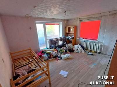 Parduodama 5/8 dalis buto Joniškio rajone, Jurdaičių k., pradinė kaina 2100 EUR