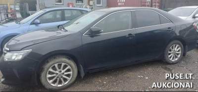 2017 m. Toyota Camry benzinas aukcione nuo 5295 EUR - Domina naudoto automobilio įsigijimas?