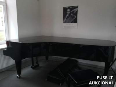 Fortepijonas "Estonija" parduodamas aukcione pradine kaina 600 EUR