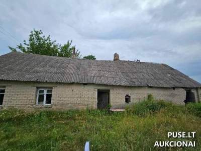 Parduodamas 105 kv.m gyvenamasis namas Radviliškio r., Baukų k., pradinė kaina 500 EUR