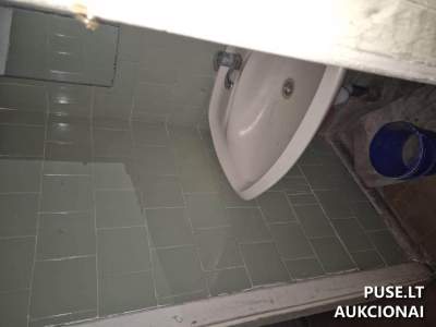 Administracinės patalpos Radviliškyje, Kaštonų g. 4, 17800 EUR pradinė kaina, parduodama dalis 7198-0001-3018