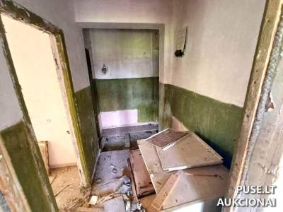 Parduodamas 40 kv. m butas Šiaulių rajone, Tulminų kaime, pradinė kaina 90 EUR