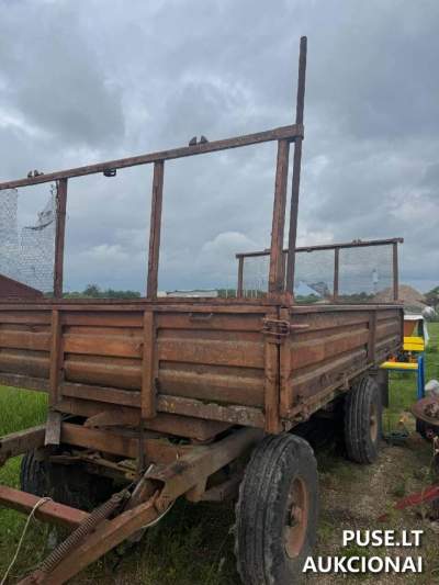 Traktoriaus priekaba 2PTS4 parduodama aukcione Kauno rajone pradine kaina 540 EUR
