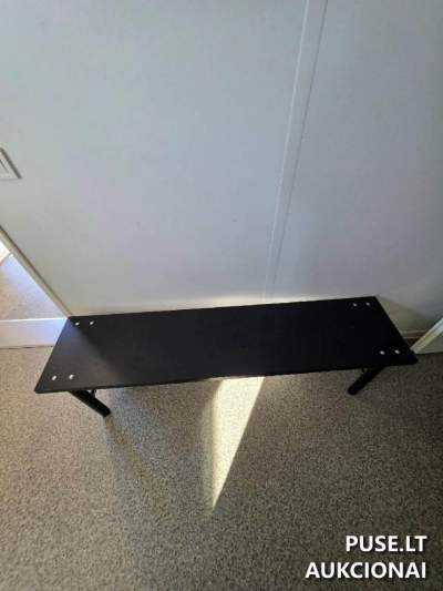 Parduodami 2 suoliukai aukcione Joniškio r. 80 EUR pradine kaina