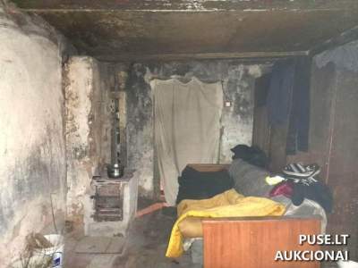 1/2 dalis gyvenamojo namo Radviliškio r. sav., Šiaulėnuose, Sodų g. 44, pradinė kaina 599 EUR