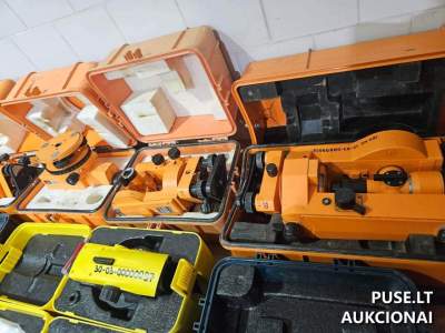 11 vnt. įvairių markių nivelyrų komplektas, pradinė kaina 150 EUR, unikalūs prietaisai