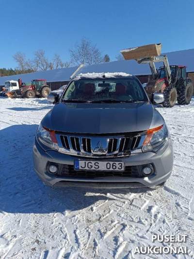 Naudotas Mitsubishi L-200 (2018 m.) dyzelinis automobilis aukcione nuo 9100 EUR su defektais