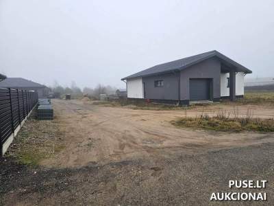 Nebaigtas statyti gyvenamasis namas Vilniaus r. sav., Parapijoniškių k., Dobilų g. 7, pradinė kaina 151200 EUR