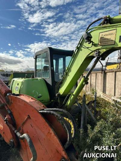 Гусеничний екскаватор Hyundai Robex 55-3 на аукціоні від 8960 EUR