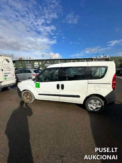 Легковий автомобіль Opel Combo у Вільнюсі, стартова ціна 2932 EUR, аукціон триває до 2026-04-15