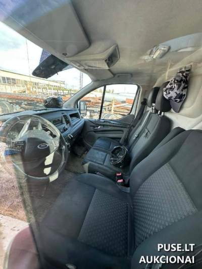 Легковий автомобіль Ford Transit Custom на аукціоні від 9082 EUR