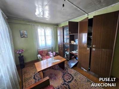 Parduodamas namų kompleksas su ūkiniais pastatais Ignalinos r. Navikų k. Kalno g. 48, pradinė kaina 4550 EUR